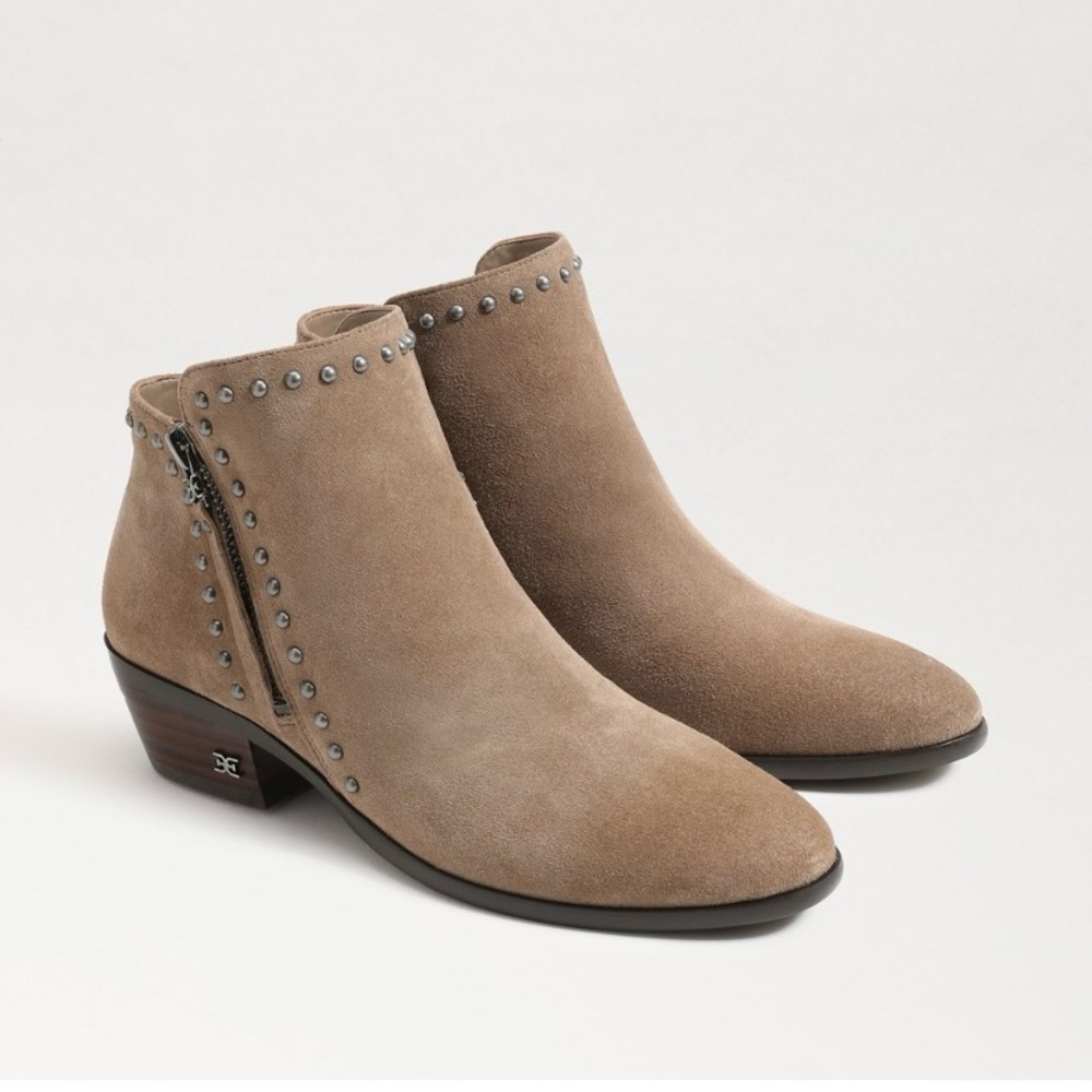 NWOB Sam Edelman Studded Side Zip Leather Ankle Boots - Size 7.5
